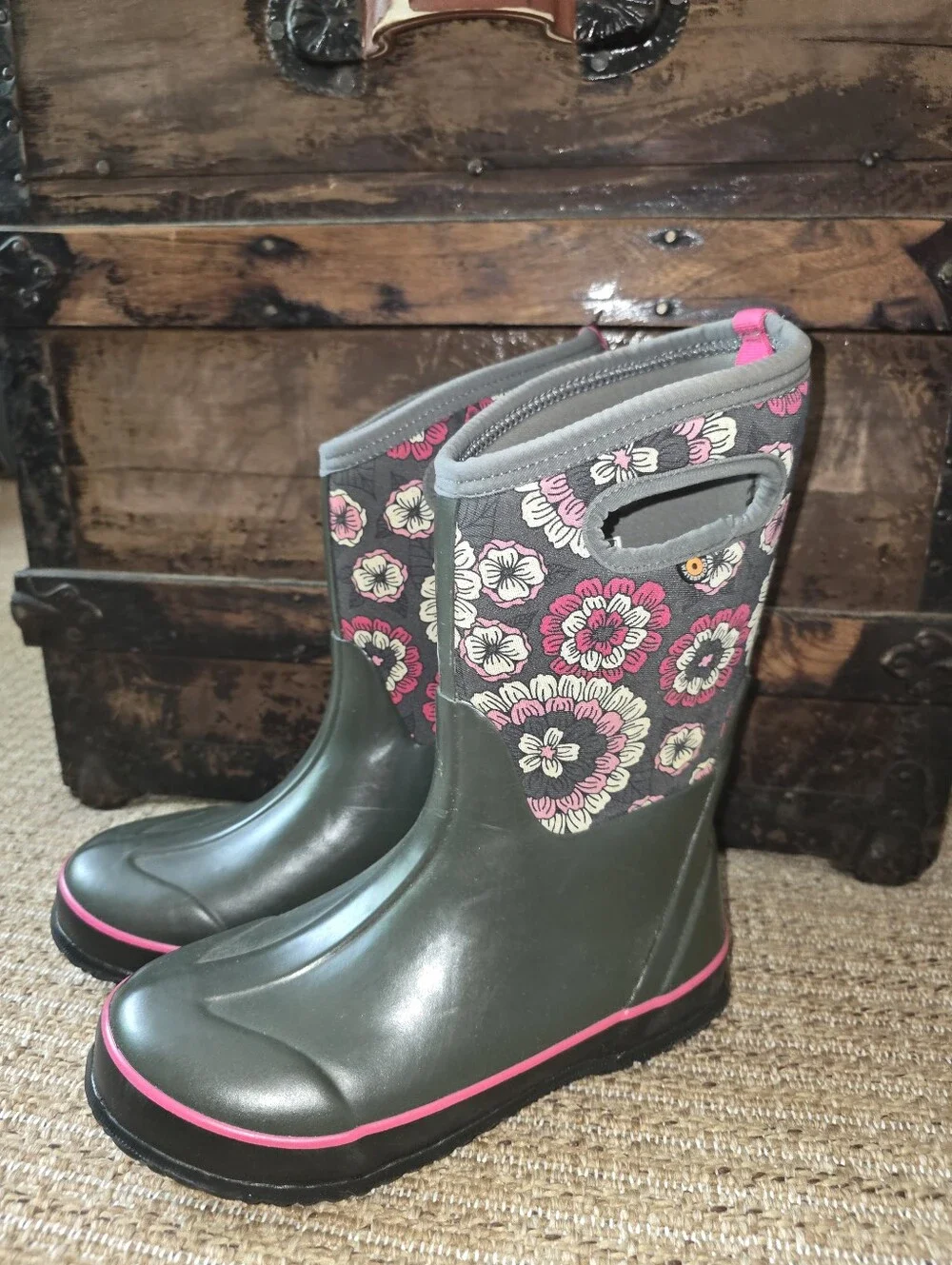 Bogs Classic Pansy Boots Floral Pattern Size 6